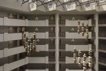 Hilton Santa Monica Hotel & Suites