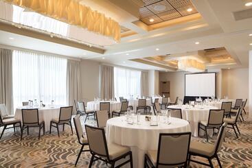 Hilton Santa Monica Hotel & Suites