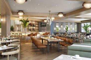Hilton Santa Monica Hotel & Suites