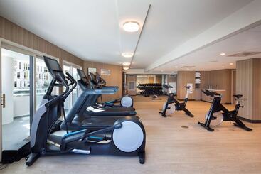 Hilton Santa Monica Hotel & Suites