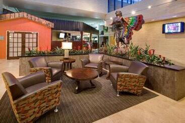هتل Doubletree By Hilton Austin, Mn