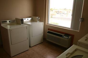 Holiday Inn Express Hotel And Suites Brownsville, An Ihg