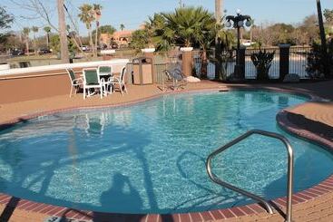 Holiday Inn Express Hotel And Suites Brownsville, An Ihg