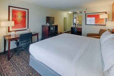 هتل Holiday Inn Knoxville West   Cedar Bluff, An Ihg