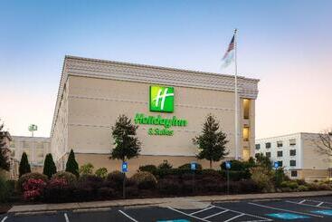 هتل Holiday Inn & Suites Atlanta Airport North, An Ihg