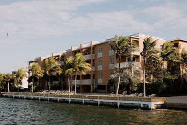 هتل Beachside Resort & Residences