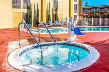 هتل La Quinta By Wyndham Oakland Airport Coliseum