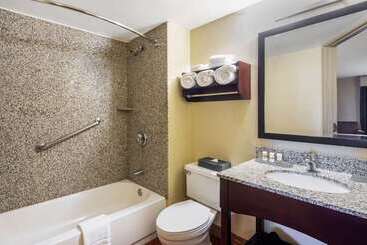 هتل La Quinta By Wyndham Oakland Airport Coliseum
