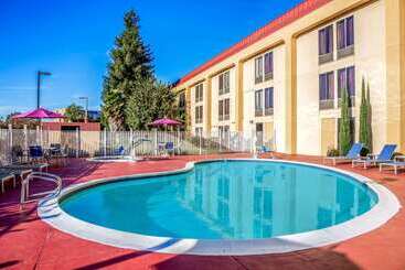 هتل La Quinta By Wyndham Oakland Airport Coliseum