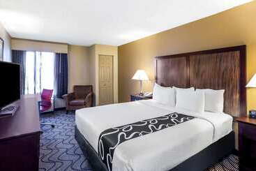 هتل La Quinta By Wyndham Oakland Airport Coliseum