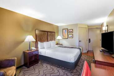 هتل La Quinta By Wyndham Oakland Airport Coliseum