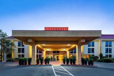 هتل La Quinta By Wyndham Oakland Airport Coliseum