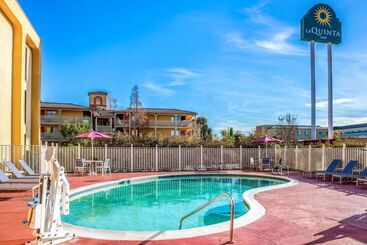 هتل La Quinta By Wyndham Oakland Airport Coliseum