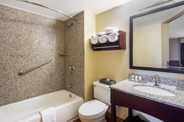 هتل La Quinta By Wyndham Oakland Airport Coliseum