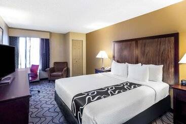 هتل La Quinta By Wyndham Oakland Airport Coliseum