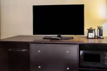 هتل La Quinta By Wyndham Oakland Airport Coliseum