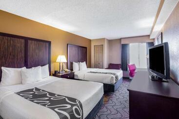هتل La Quinta By Wyndham Oakland Airport Coliseum