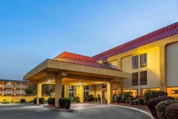 هتل La Quinta By Wyndham Oakland Airport Coliseum