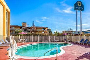 هتل La Quinta By Wyndham Oakland Airport Coliseum
