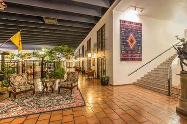 Ramada Hotel & Conference Center By Wyndham Las Cruces