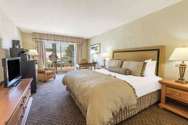 Ramada Hotel & Conference Center By Wyndham Las Cruces