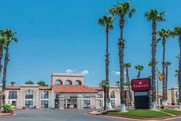 Ramada Hotel & Conference Center By Wyndham Las Cruces