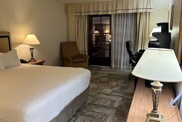 Ramada Hotel & Conference Center By Wyndham Las Cruces