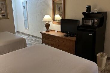 Ramada Hotel & Conference Center By Wyndham Las Cruces