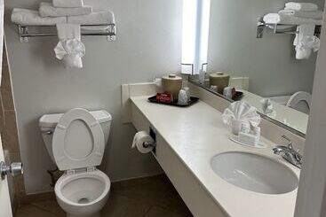 Ramada Hotel & Conference Center By Wyndham Las Cruces