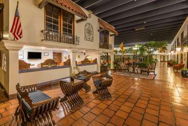 Ramada Hotel & Conference Center By Wyndham Las Cruces