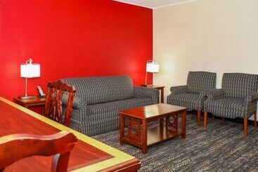 هتل Ramada By Wyndham Cumberland Downtown