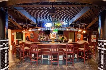 هتل Ramada By Wyndham Fishkill
