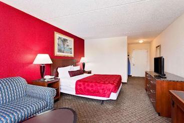 هتل Ramada By Wyndham Fishkill