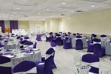 هتل Ramada By Wyndham & Suites Warner Robins