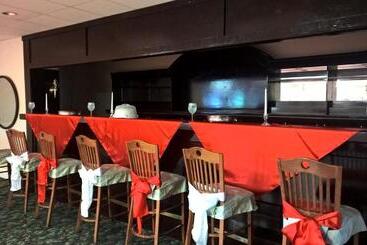 هتل Ramada By Wyndham & Suites Warner Robins