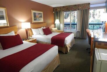 هتل Ramada By Wyndham & Suites Warner Robins