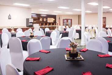 هتل Ramada By Wyndham & Suites Warner Robins