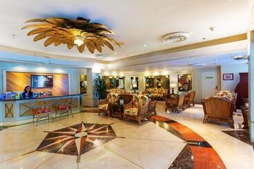 هتل Ramada Plaza By Wyndham Waikiki