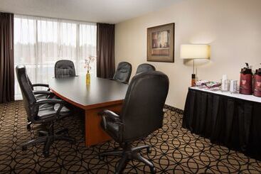 هتل Red Lion Inn & Suites Olympia, Governor