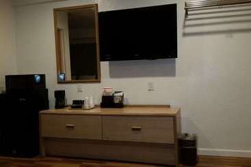 هتل Rodeway Inn Civic Center