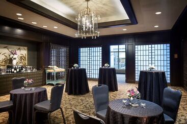 هتل The Logan Philadelphia Curio Collection By Hilton