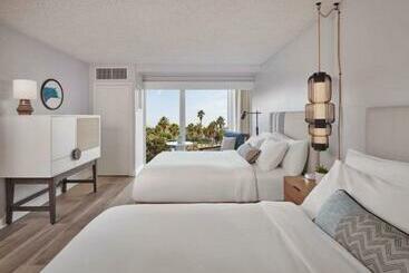 هتل The Pierside Santa Monica
