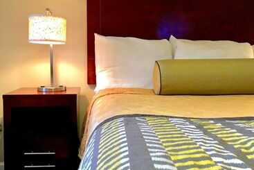 هتل Travelodge By Wyndham By Fisherman's Wharf