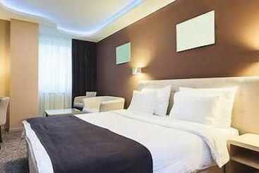 هتل Spark By Hilton Colorado Springs I 25 Central
