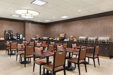 هتل Wyndham Garden Totowa