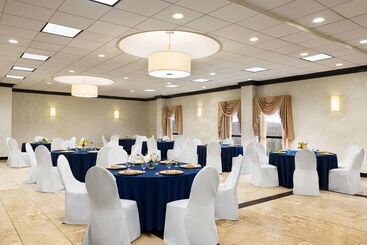 هتل Wyndham Garden Totowa