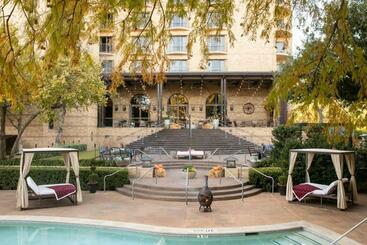 استراحتگاه The Ritz Carlton Dallas, Las Colinas