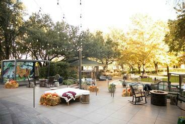 استراحتگاه The Ritz Carlton Dallas, Las Colinas