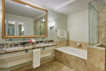 استراحتگاه The Ritz Carlton Dallas, Las Colinas