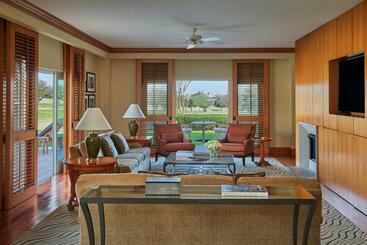 استراحتگاه The Ritz Carlton Dallas, Las Colinas